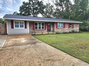 Building Photo - 2315 Reva Cir