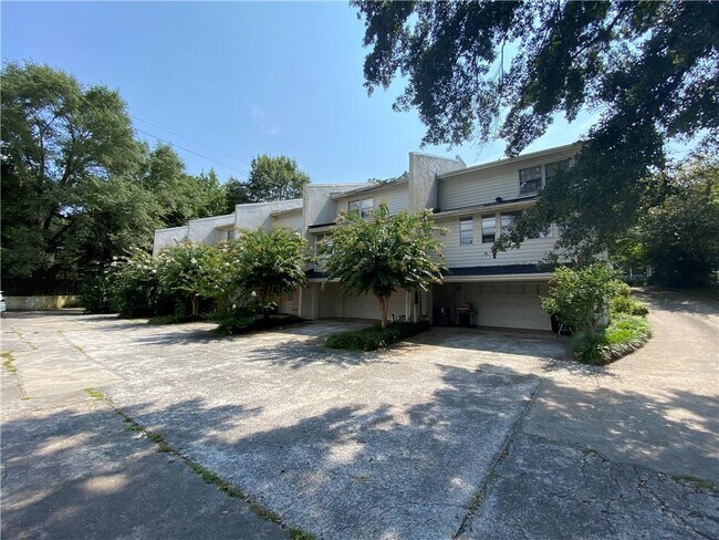 Building Photo - 316 Kennesaw Ave NW