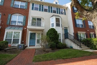 Building Photo - 8 Droyers Pointe Blvd