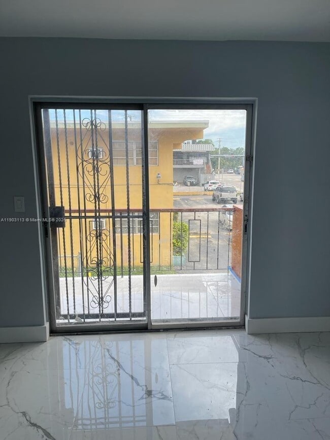 Foto del edificio - 47 NW 47th Ave