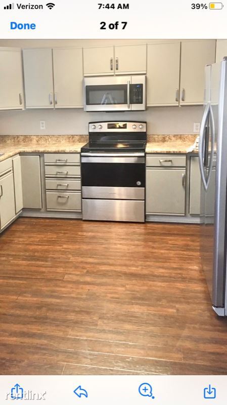 Foto del edificio - 4 br, 3 bath Townhome - 6600 Shadow Ln