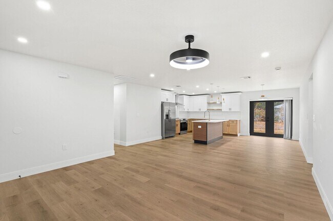 Foto del edificio - 1623 Espejo St SE