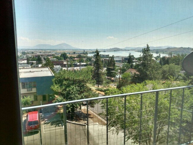 Foto del edificio - 2 bedroom 1 bathroom ground floor apartment - Granvue Apartments