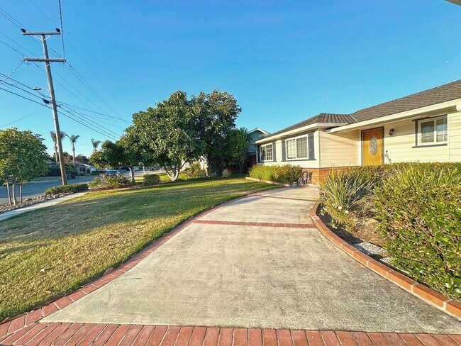 Foto del edificio - Coming Soon – Spacious 5-Bed Single Level ...