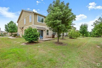 Building Photo - 1620 Bryant Dr