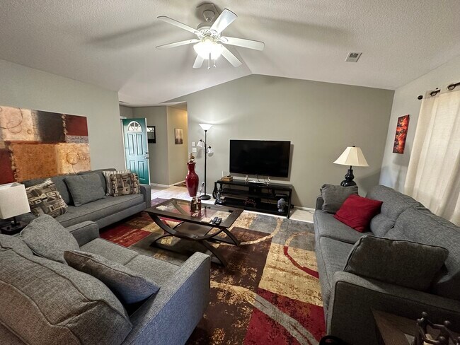 Foto del edificio - 1605 Typhoon Dr