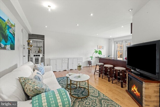 Building Photo - 2500 Q St NW