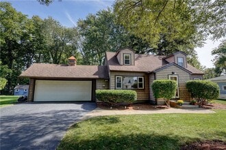 Building Photo - 984 Danby Dr