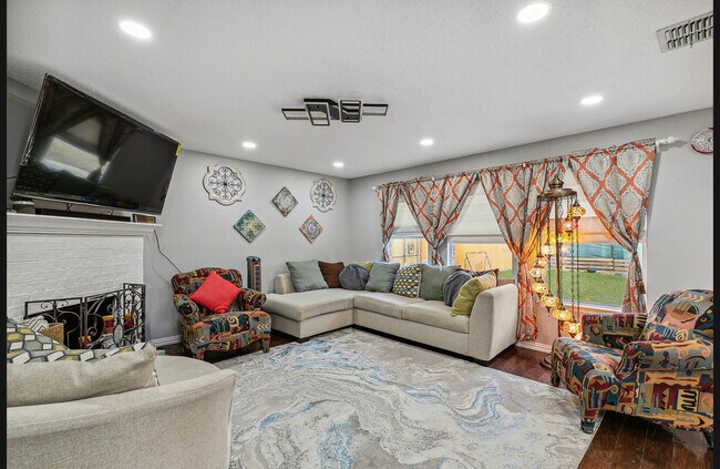 Foto del edificio - 2453 Graystone Dr