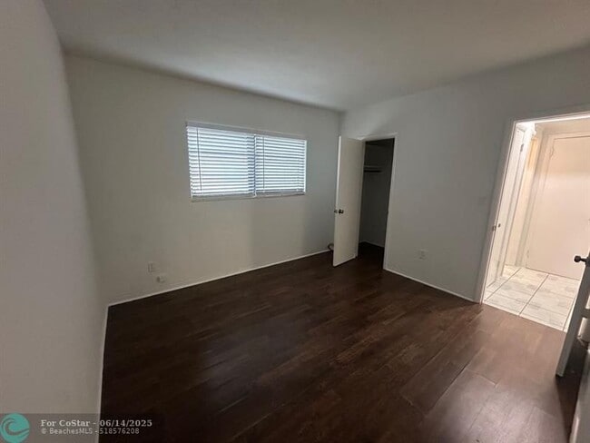 Building Photo - 530 N 20th Ave