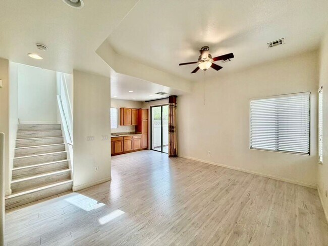 Foto del edificio - 5490 Floating Flower Ave