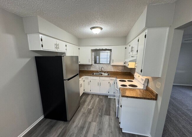 Foto del edificio - Spacious 2+/1 townhouse in Independence!