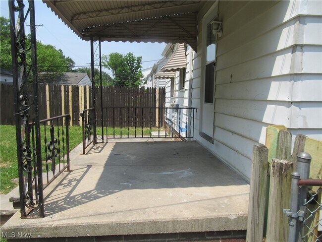 Building Photo - 11901 Wayland Ave