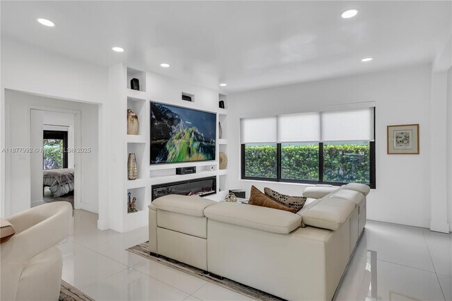 Foto del edificio - 2484 SW 25th St