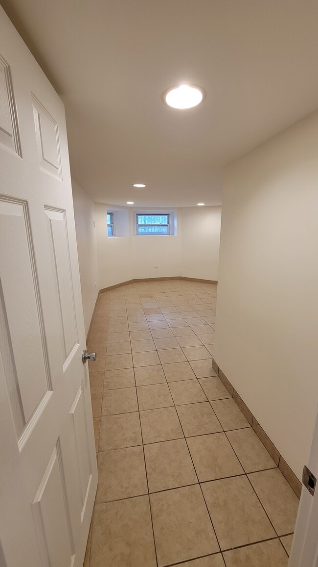 Bedroom 3 door to wall - 3719 S Damen Ave
