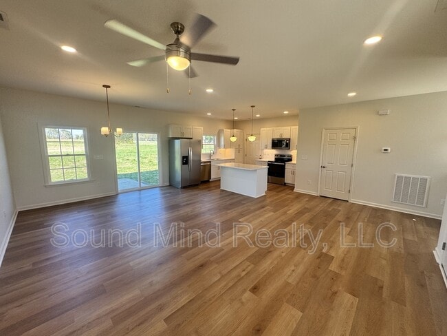 Foto del edificio - 204 Landmark Dr