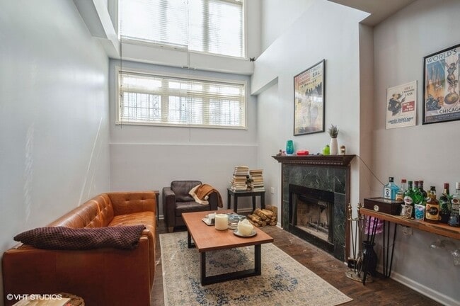 Building Photo - 1508 W Erie St