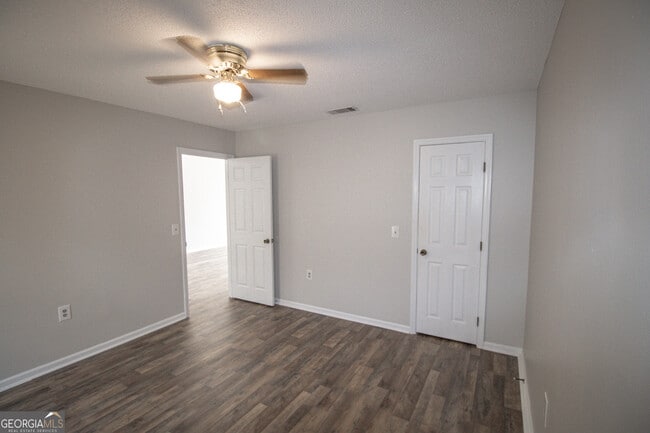 Building Photo - 14-114 Lanier Dr
