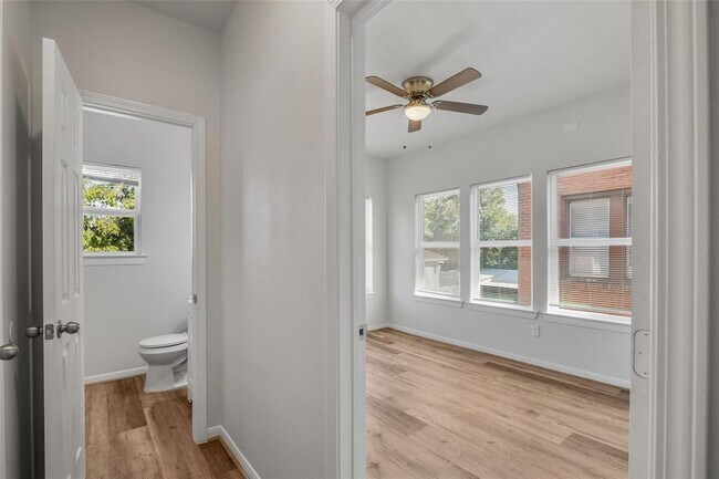 Foto del edificio - 4311 Harrisburg Blvd