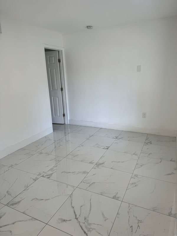 Foto del edificio - 2807 NW 11th St
