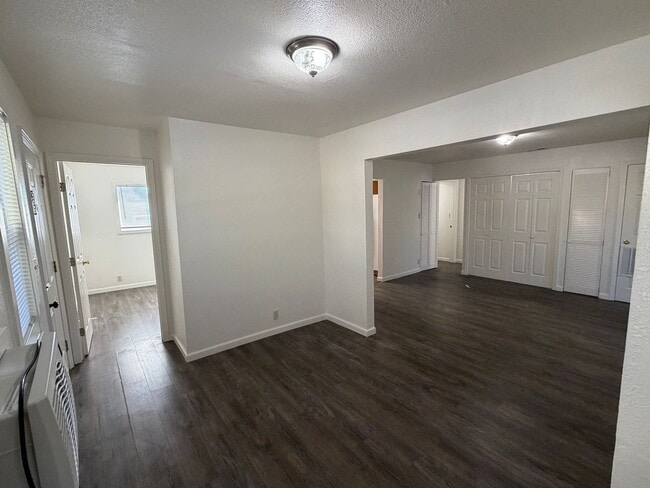 Building Photo - Now available 3 Bedroom | 2 bath home in t...