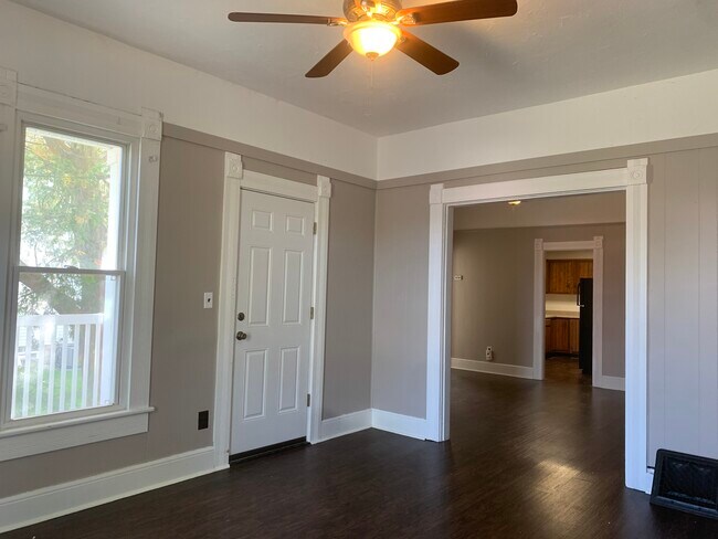 Foto del edificio - 206 Lafayette Rd