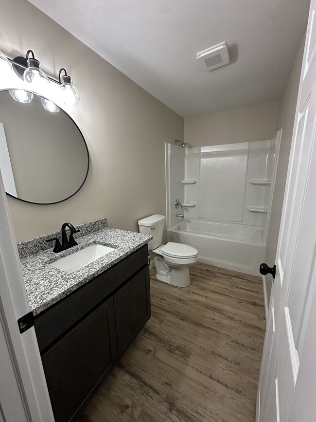 Building Photo - gregg st 2 bedroom