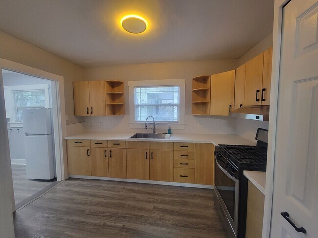 Foto del edificio - Cozy and Newly Remodeled 2 bed 1 bath home in Woodland CA