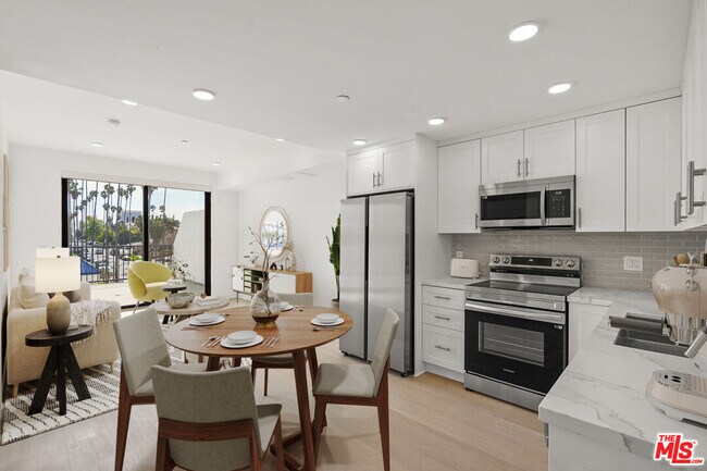 Foto del edificio - 3977 Beverly Blvd