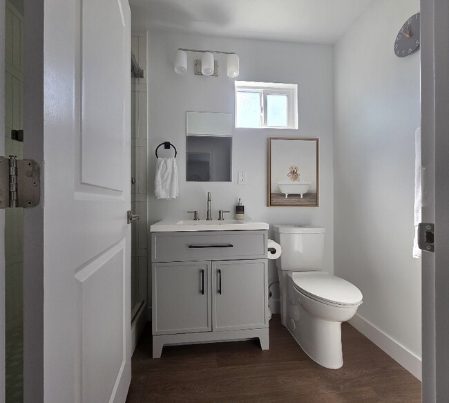 Building Photo - 6611 Winnetka Ave