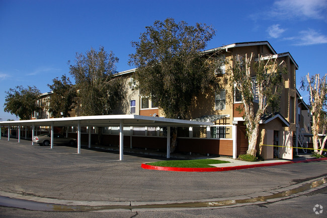 Covered parking - Benchmark Apartments