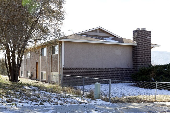 Building Photo - 4025 Ruskin Way