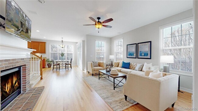 Building Photo - Wow! 4 bedroom plus office in Lowry!