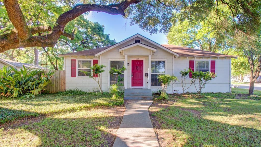 Primary Photo - 417 Sue St