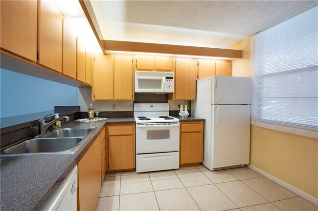 Foto del edificio - 1516 Whitehall Dr