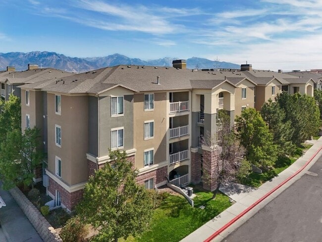 Building Photo - eGate Apartments