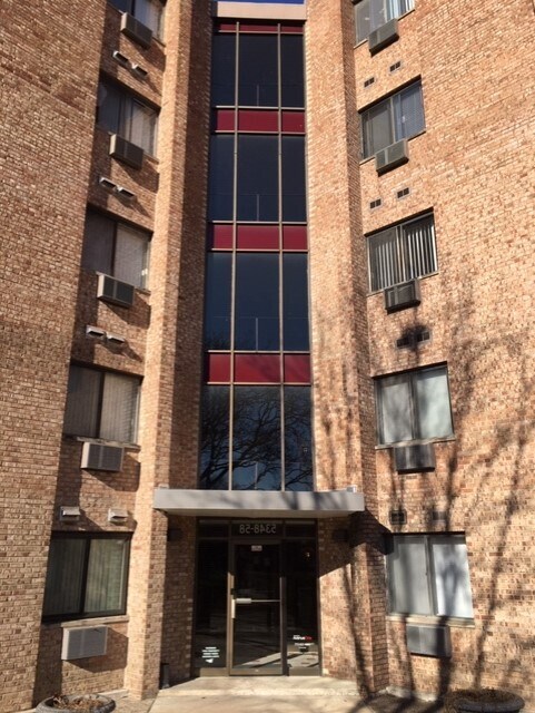 Foto del edificio - 5358 N Cumberland Ave