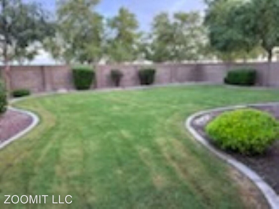 Building Photo - 3 br, 2.5 bath House - 25733 West Hazel Drive