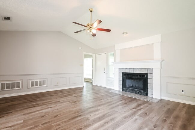 Building Photo - 1311 Mallard Dr