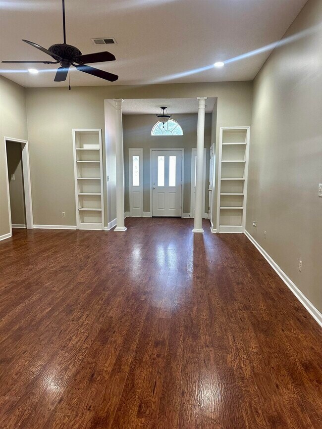 Building Photo - 814 Byhalia Rd
