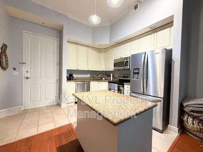 Foto del edificio - 2825 Palm Beach Blvd