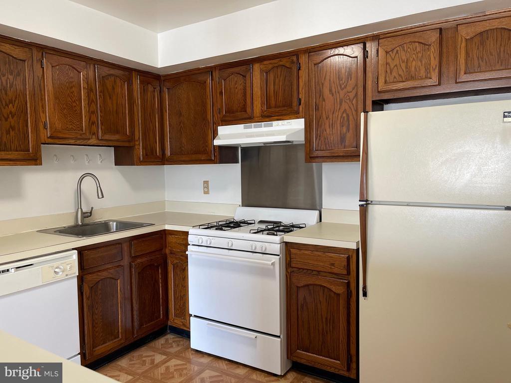 112 Lowell Ct Unit 10, Princeton, NJ 08540 Room for Rent in Princeton