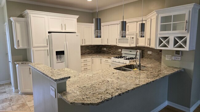 Foto del edificio - 739 Blossom Ct