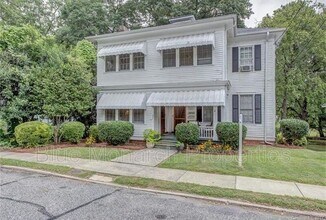 Building Photo - 506 S Lee St