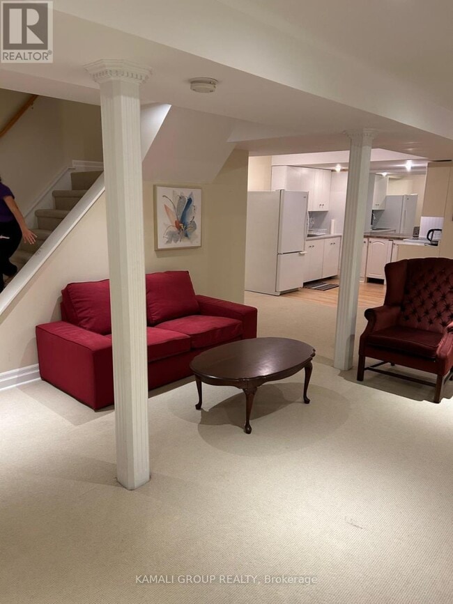 Building Photo - 271 Rhodes Cir