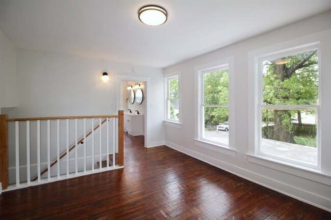 Building Photo - 2027 Higbee Ave