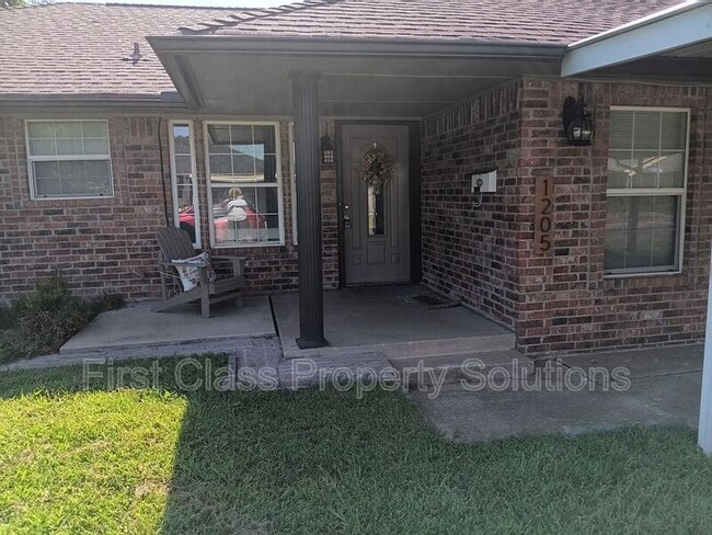 Photo - 1205 S Howard Ave House