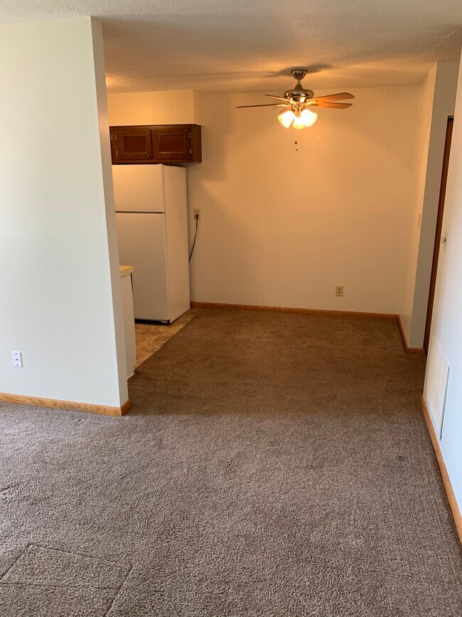 Dining Room - 1241 Main Ave