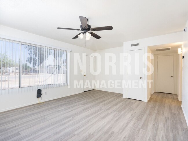 Foto del edificio - 26405 W Sherbundy Dr