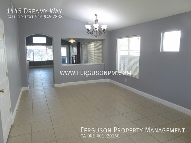 Photo - 1445 Dreamy Way House
